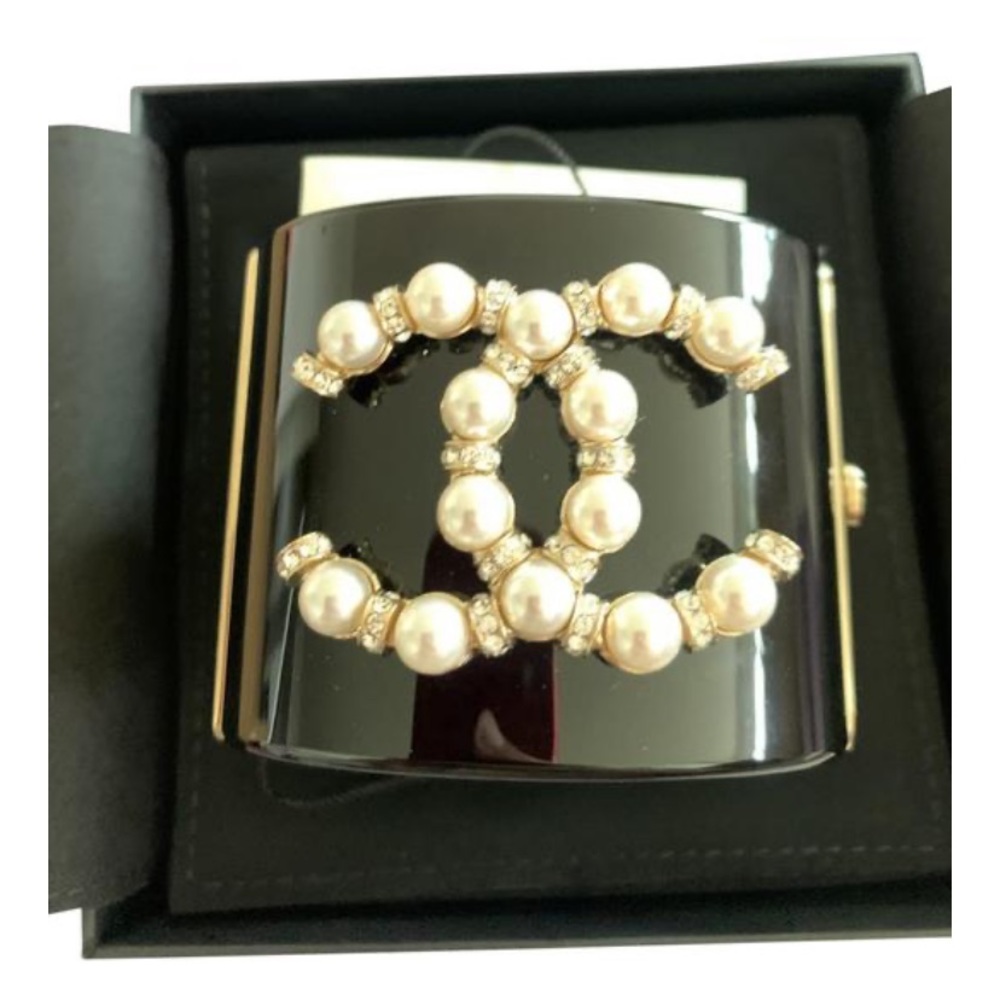 ❤️NWT Chanel Black Cuff Bracelet